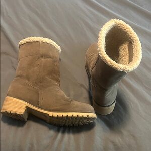 BOT used  brand faux, man made materials